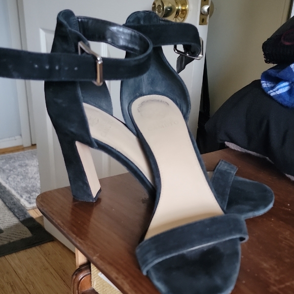 Vince Camuto Black Suede Women's Heels - Picture 1 of 10